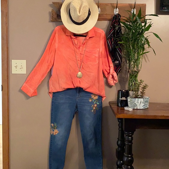 VELVET HEART Light and soft, Button down shirt - Picture 2 of 7